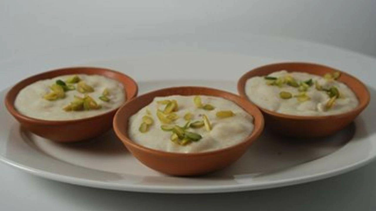 Sitaphal phirni recipe: How to make creamy custard apple dessert at home