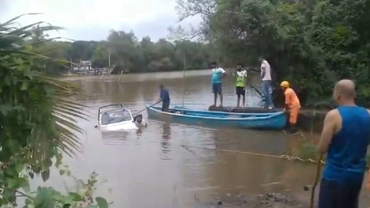 Locals who helped pull his vehicle out of the river, alleged that alcohol bottles were found inside the car