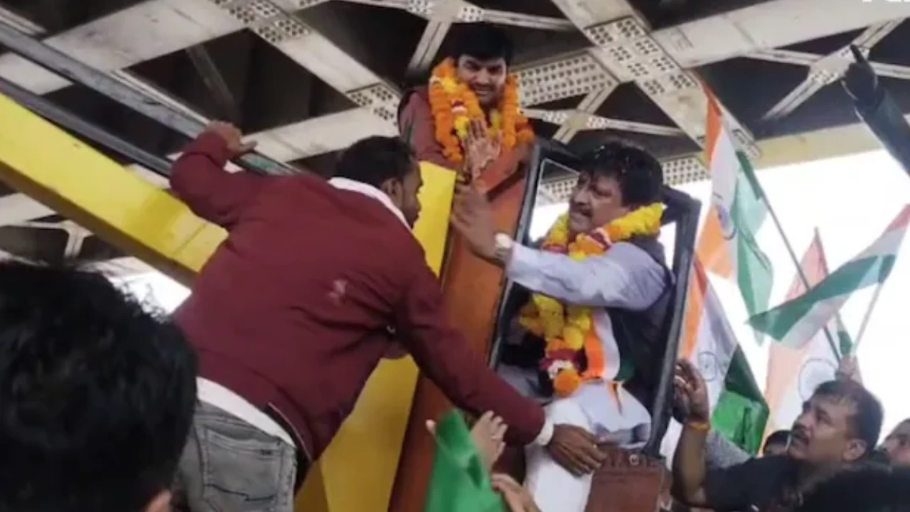 A Haryana MP slapped a crane operator in an event