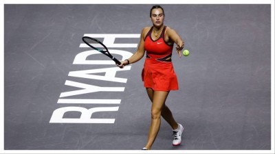 Aryna Sabalenka defeats Jasmine Paolini at WTA Finals.