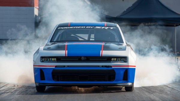 Dodge Charger V8 is for drag racing