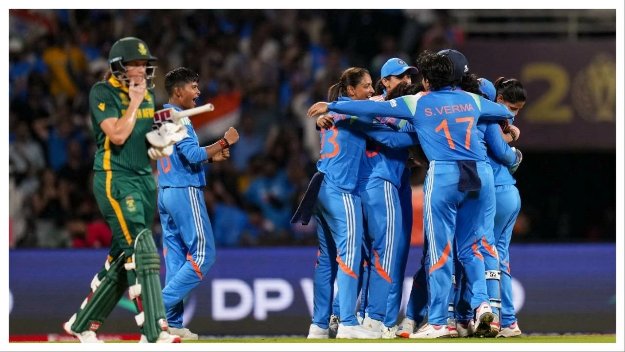 India&#039;s players celebrate in Navi Mumbai on Sunday.
