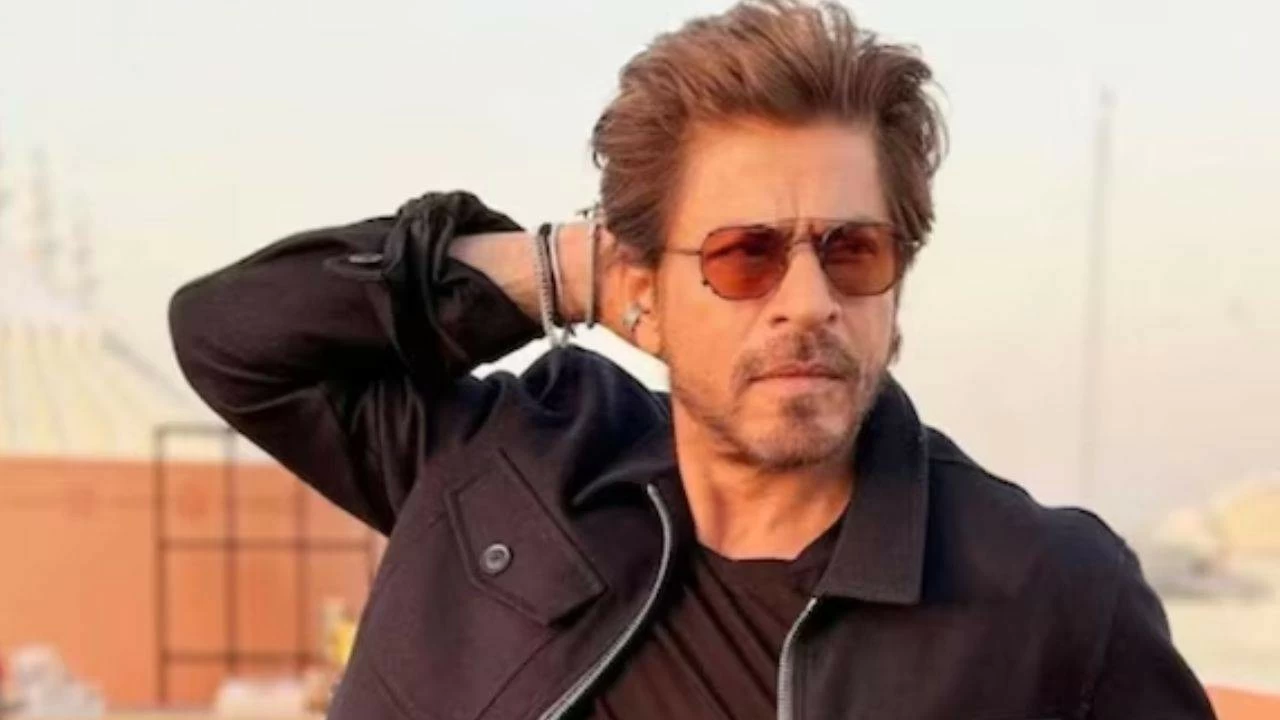 Shah Rukh Khan skips Mannat tradition but surprises fans in a special way