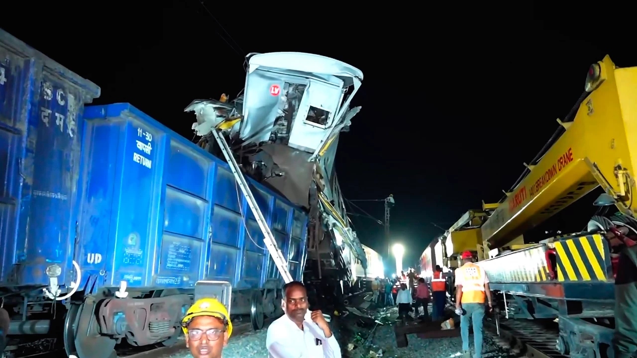 Rescue operations underway at Lal Khadan Torva Fatak. (Photo credit: PTI)