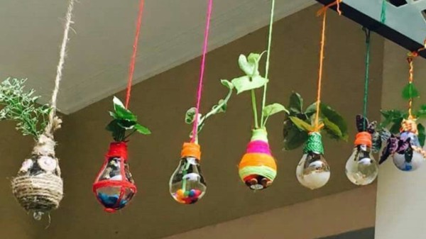 light_bulb_plant_stand