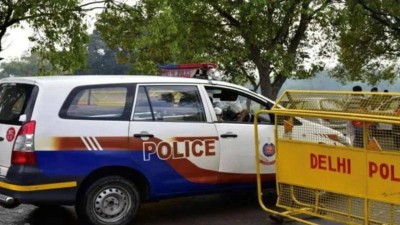 Police said the gang often operated from luxury hotels, using only laptops and mobile phones to carry out the fraud. 