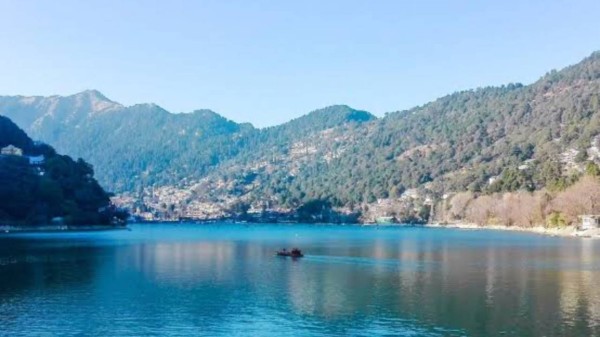 Naini_Lake,_nainital