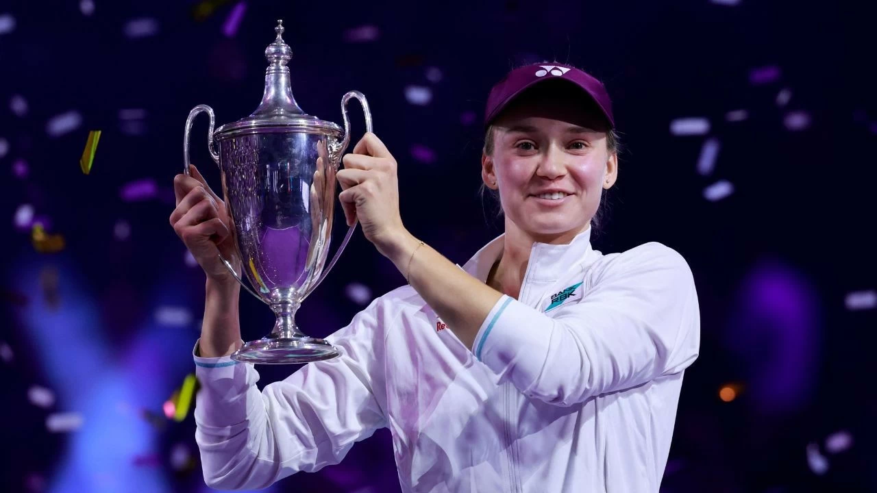 Elena Rybakina beat Aryna Sabalenka to clinch maiden WTA Finals title.