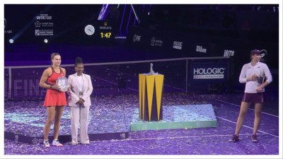 Elena Rybakina declined to pose with WTA CEO after WTA Finals win.