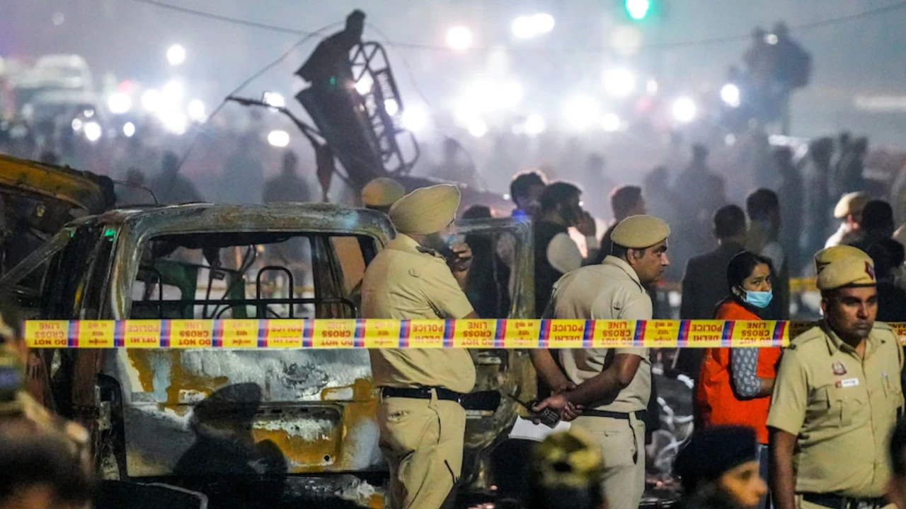  Police personnel cordon off an area in view of the blast that occurred near Red Fort Metro Station on Monday (Getty Images)