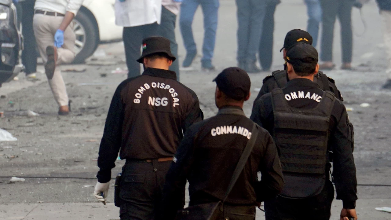 National Security Guard commandos at the site in the aftermath of the blast that occured near Red Fort Metro Station on Monday (Getty Images)