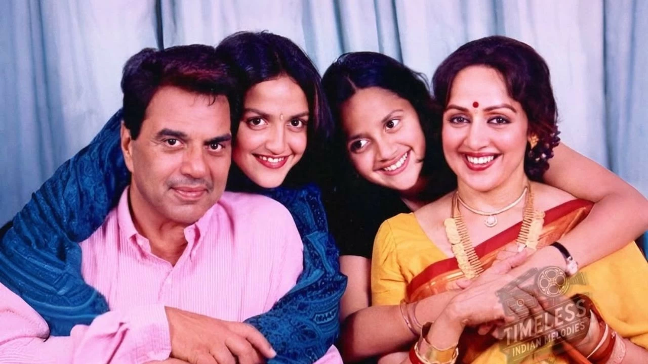 Dharmendra with second wife Hema Malini and daughters Esha and Ahana Deol