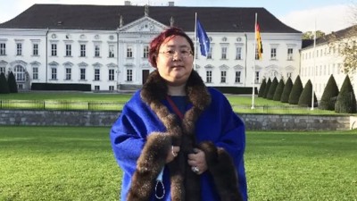 Qian was known only as Huahua or Little Flower to her clients and communicated largely through the poems she posted on her blog.