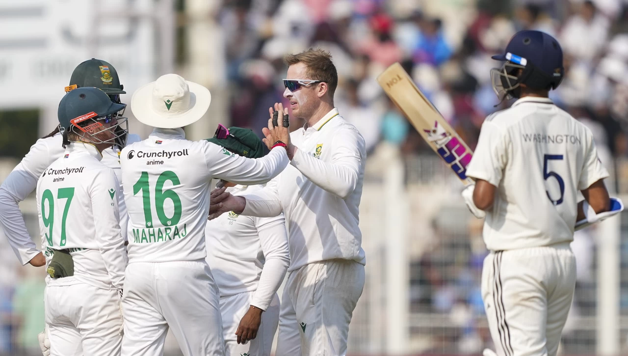 South Africa beat India by 30 runs in the 1st Test.