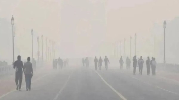 Earlier on Tuesday, Wednesday and Thursday, the air quality recorded 428, 418, 404 respectively.. (Photo: TV9 Network)