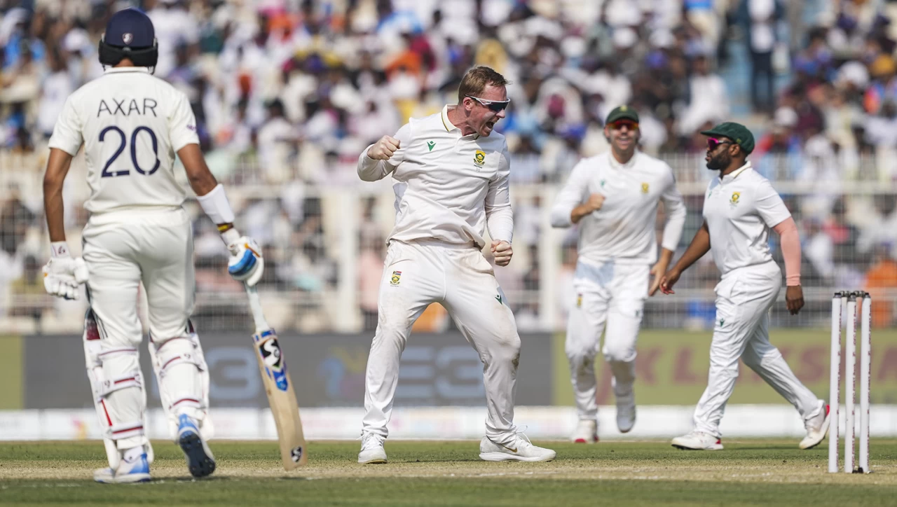 South Africa defeated India by 30 runs at the Eden Gardens in Kolkata.