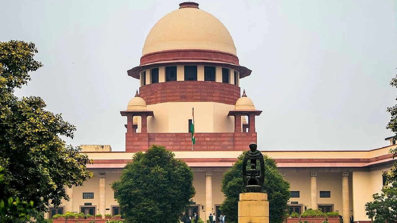 SC rebuked Telangana speaker for not deciding on MLA disqualification case 