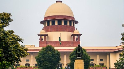 SC rebuked Telangana speaker for not deciding on MLA disqualification case 