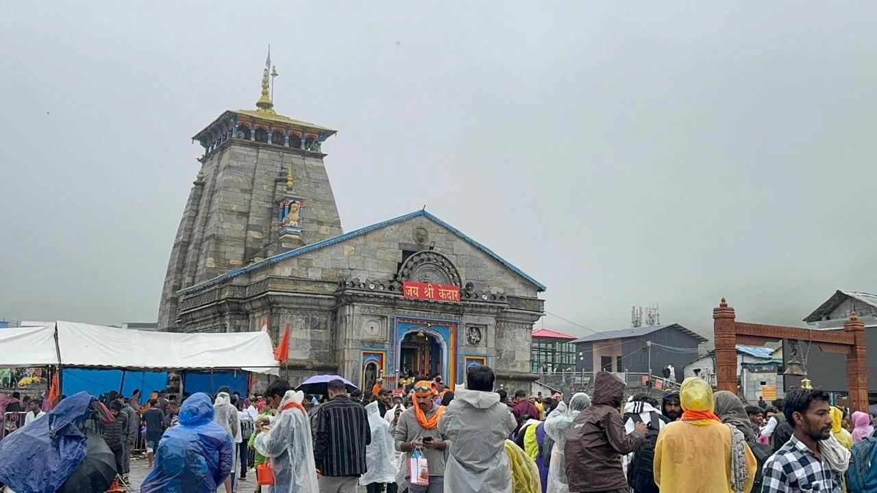 Kedarnath, located deep in the Himalayan region, has always welcomed pilgrims with devotion and natural beauty.