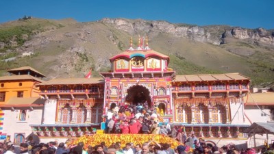 This year, the doors of Badrinath Dham will close on November 25 at 2:56 pm. 