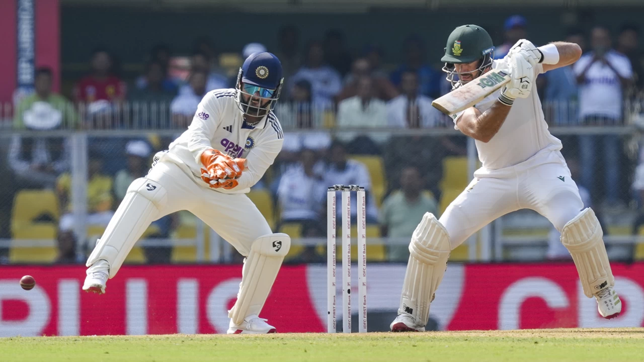 South Africa posted 82/1 at Tea on Day 1 of the 2nd Test against India.