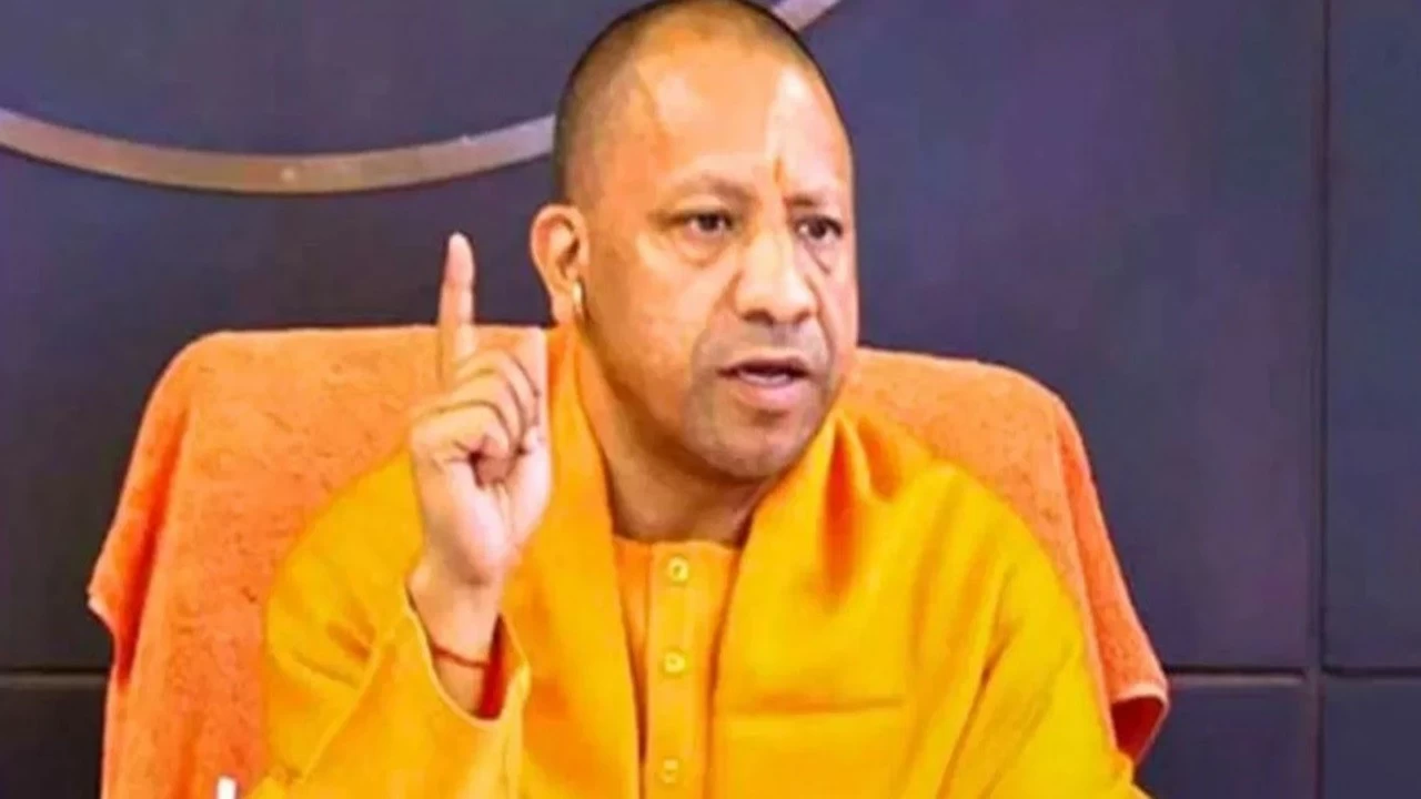 The Chief Minister directed that each district administration ensure the identification of illegal immigrants living in their areas.