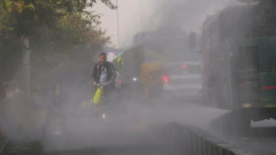 At ITO, the AQI stood at 370, while Noida&#039;s Sector 125 recorded a &#039;severe&#039; AQI of 434