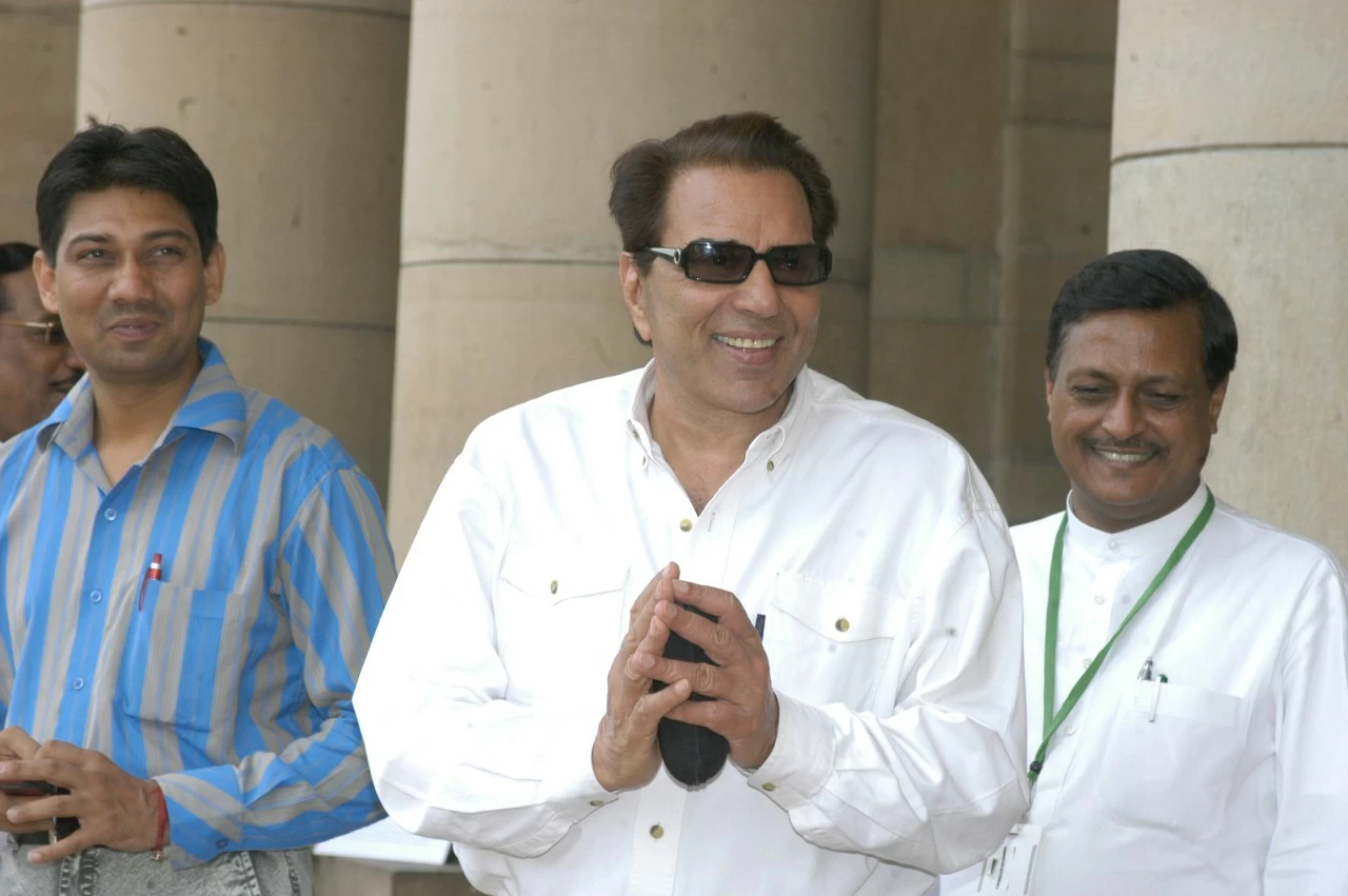 It was in 2004 that Dharmedra joined the BJP during the party&#039;s “India Shining” campaign. (Getty Images)