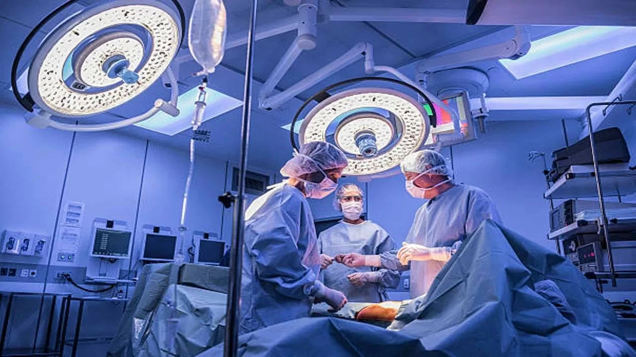 Unqualified quacks bitched surgery and killed a 17-year-old boy. (picture for representation)