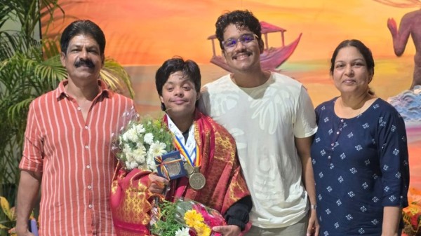 Sanju Harold with his family members after winning the medals at the Olympics 