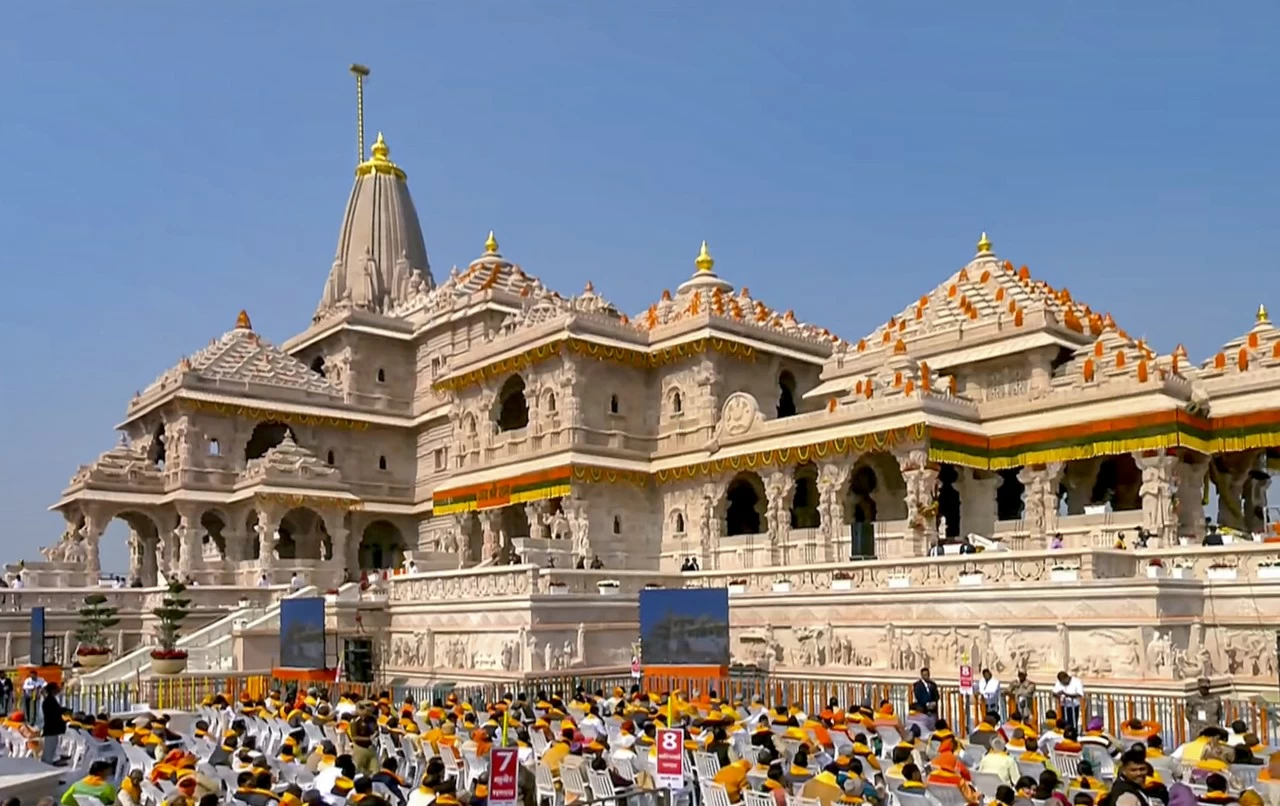 Nearly 6,000 guests, including 500 seers from across UP, attended the ceremony