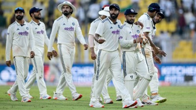 India defeated by South Africa in 2nd Test.