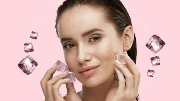 A quick ice cube routine to reduce pores and refresh skin