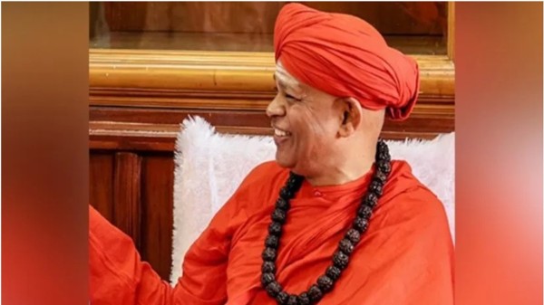 Shivamurthy Murugha Sharanar is a Lingayat seer.