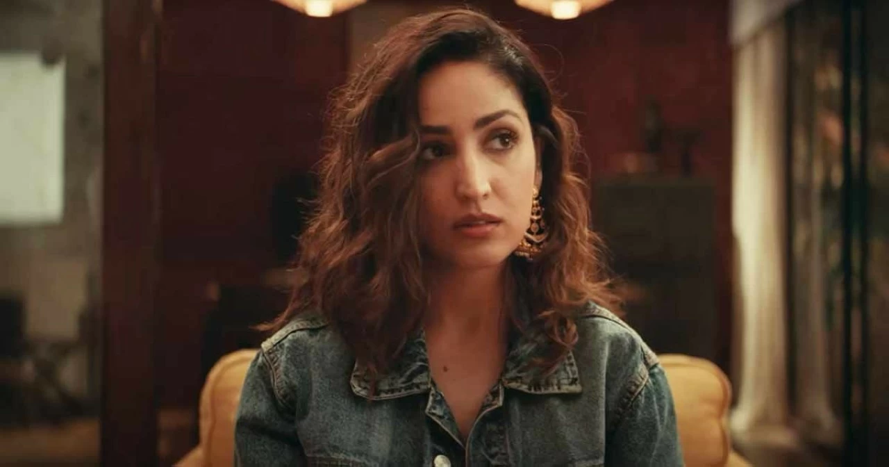 Switching to a lighter tone, Yami charmed as Koyal Chadda in this romantic comedy, Dhoom Dhaam. She showcased impeccable comic timing and a refreshing screen presence.  