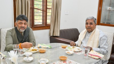 Siddaramaiah invited Shivakumar for breakfast after the Congress leadership asked him to resolve the leadership issue