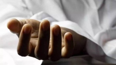  Her family blames the central government, while TMC criticises the BJP, claiming 40 SIR-related deaths. 