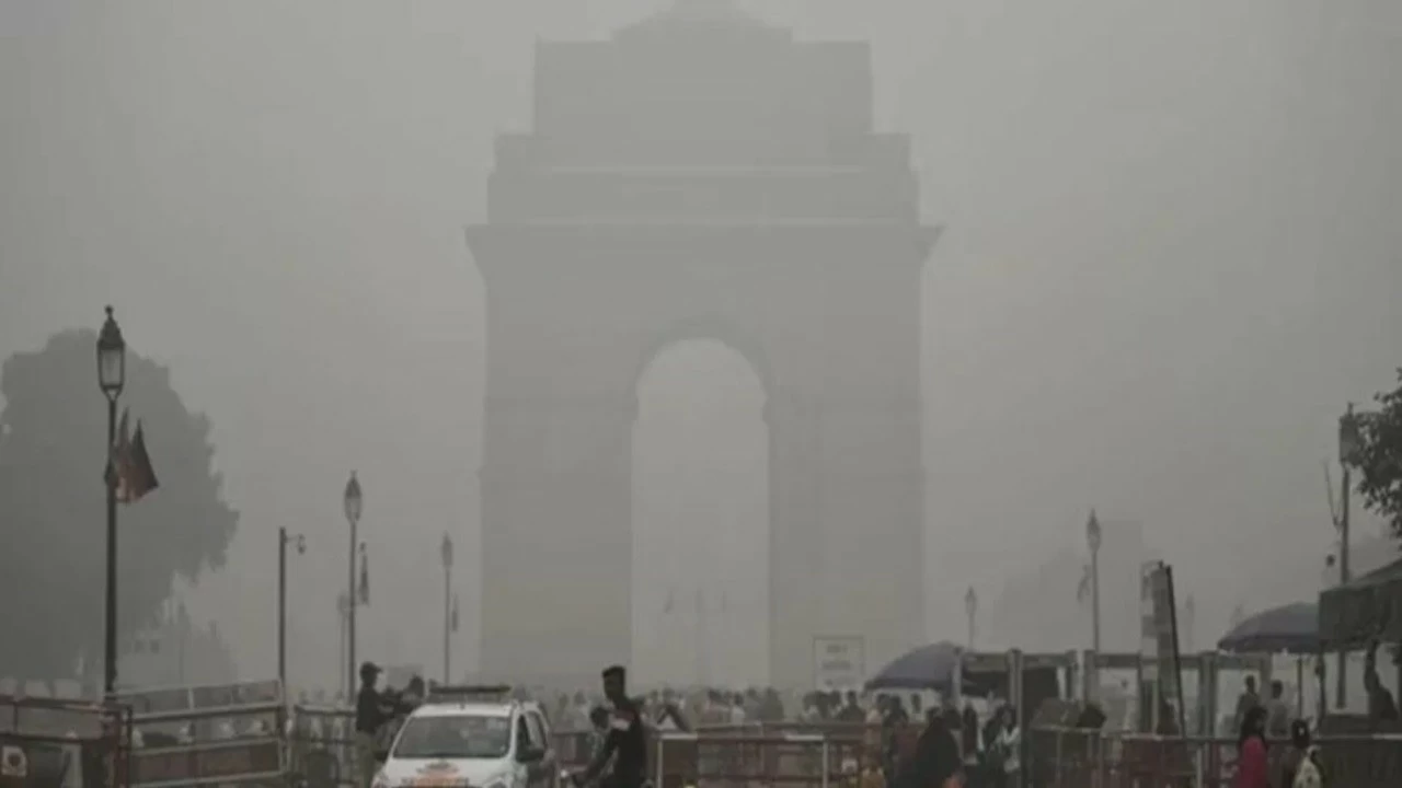 Delhi&#039;s AQI once again increased on Monday.