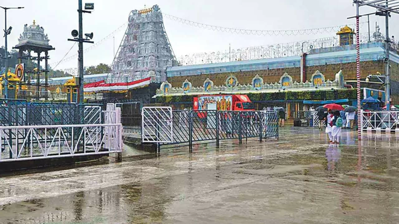 Tirupati experienced a security scare after hotels near Kapila Theertham received a bomb threat via email.