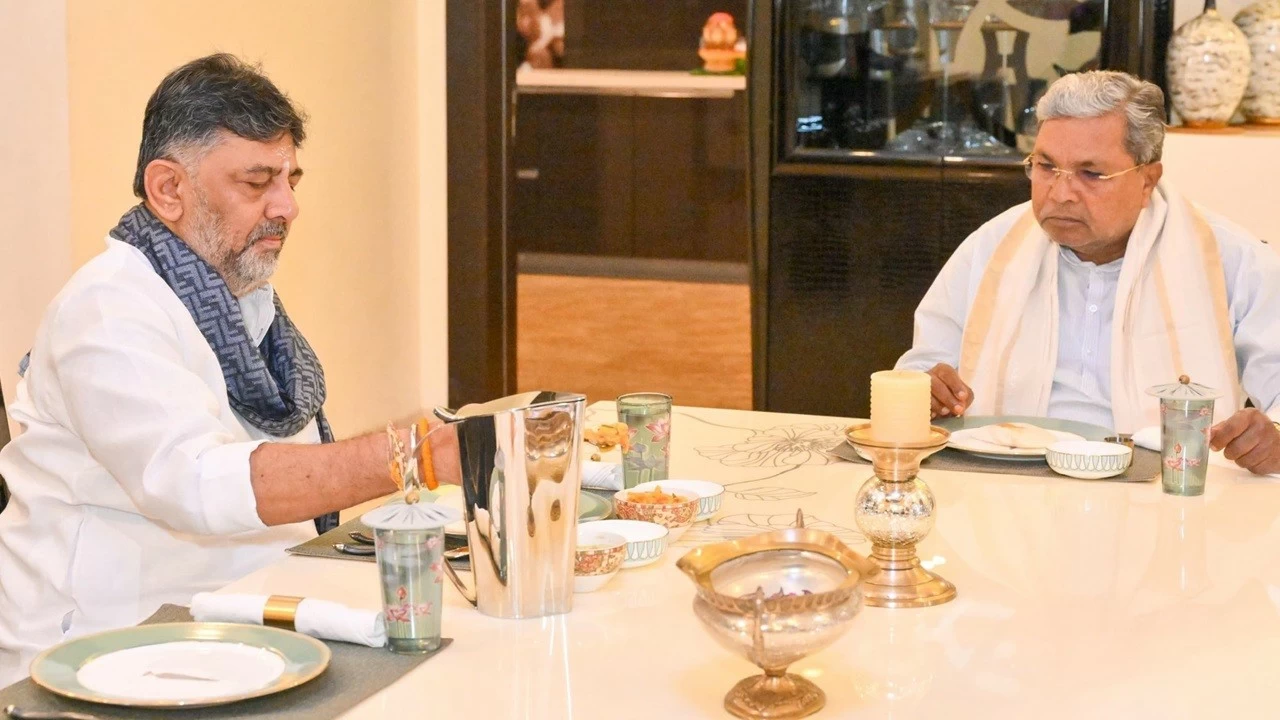 Last time, Siddaramaih had invited Shivakumar for breakfast at his residence on November 29.