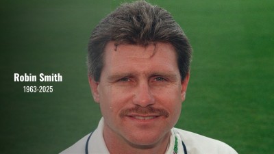 England cricketer Robin Smith dies aged 62