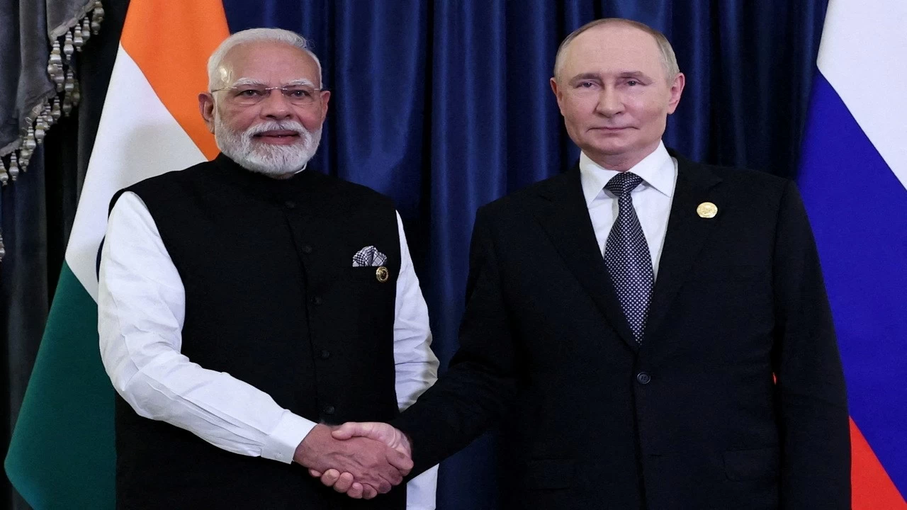 Indian Prime Minister Narendra Modi with Russian President Vladimir Putin.