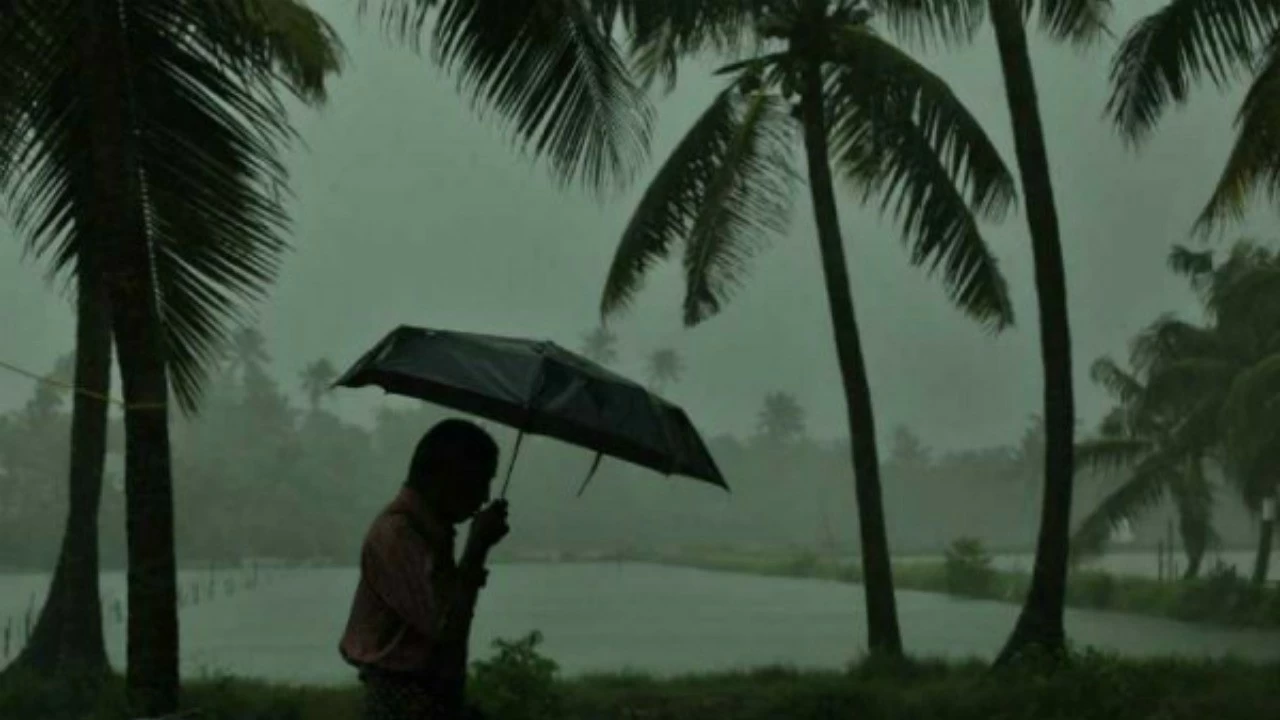IMD has predicted Orange alert in Idukki whereas yellow alert in Trivandrum, Kollam, Alappuzha, Palakkad, Thrissur 