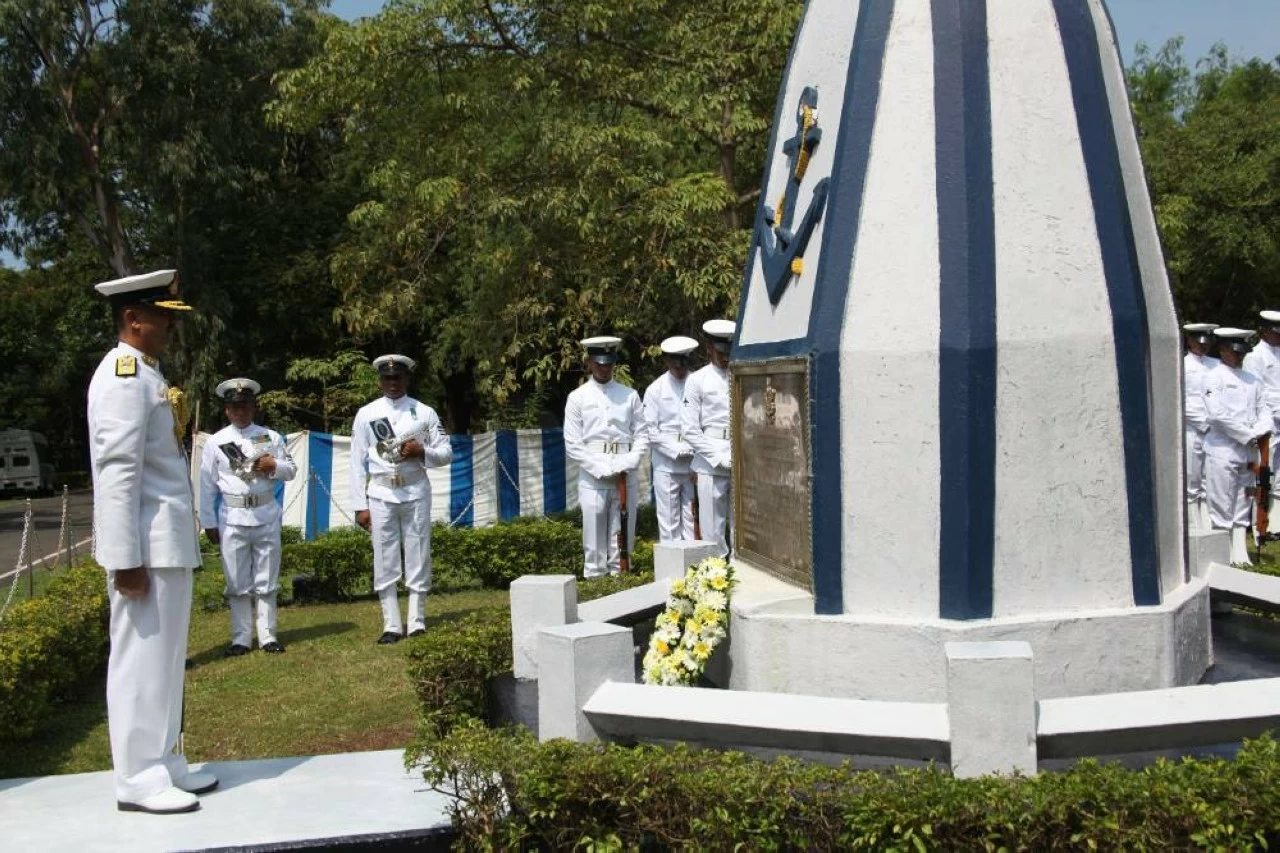 The War Memorial at Indian Naval Ship Gomantak was constructed to honour the seven young sailors and other personnel who laid down their lives during Operation Vijay. Image courtesy: Indian Navy
