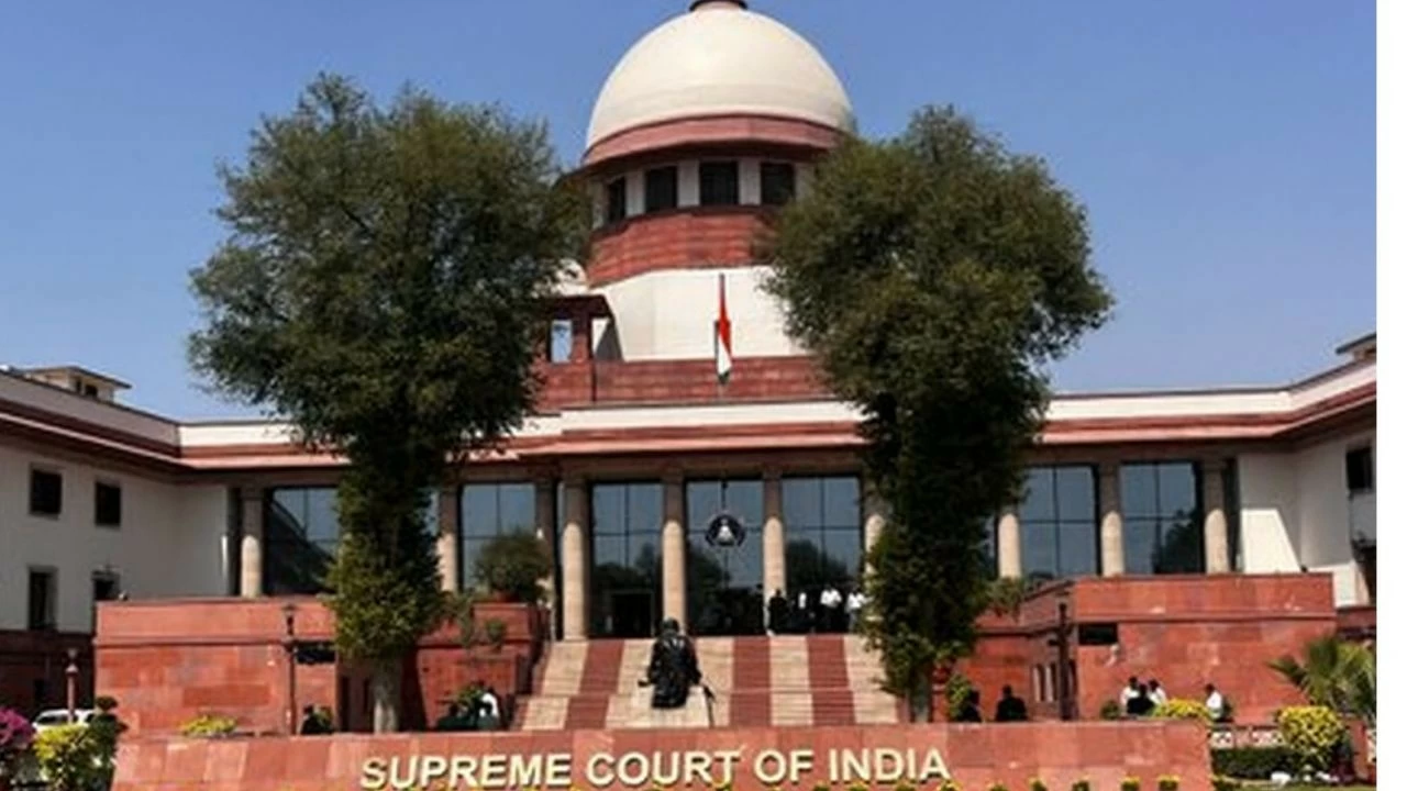 The apex court ruled that BLOs who are unwilling to work due to health issues must be replaced by other government employees.