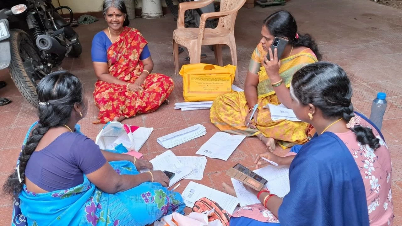 From December 16 to January 15, they can apply to include their names at their new place of residence through the designated polling station officer or via the Election Commission’s website.