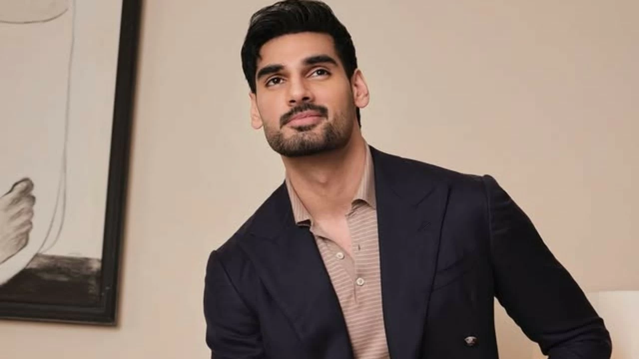 His fashion sense shows sophistication, opulence and simplicity in every look.