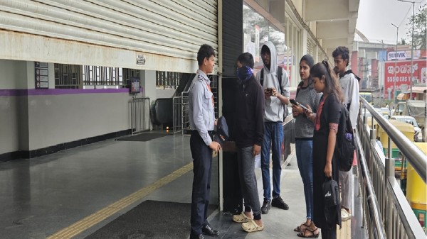 Following the incident, the metro service between Mysuru Road and Challaghatta station were suspended. (Pic courtesy: @ManjuShettar)
