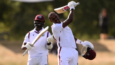 Justin Greaves and Kemar Roach shared an unbeaten 180-run stand for the 7th wicket in the 1st Test.