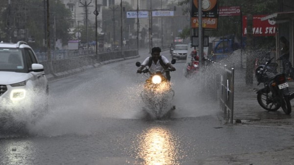 In Chennai and its suburbs, the sky will remain partly cloudy, with a chance of moderate rain accompanied by thunder and lightning in certain parts of the city.